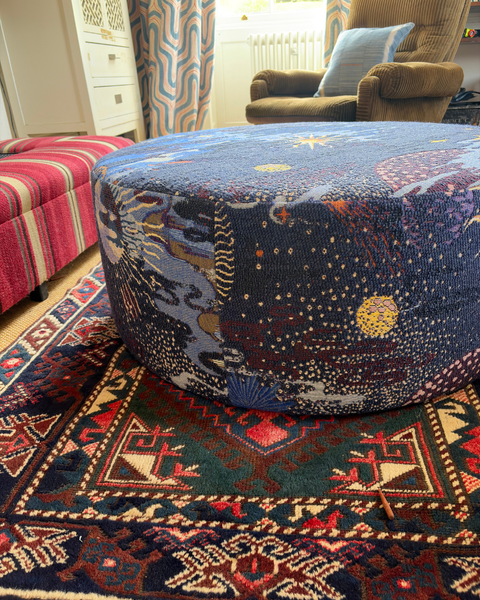 Ottoman Emelia sur mesure dans n'importe quel tissu