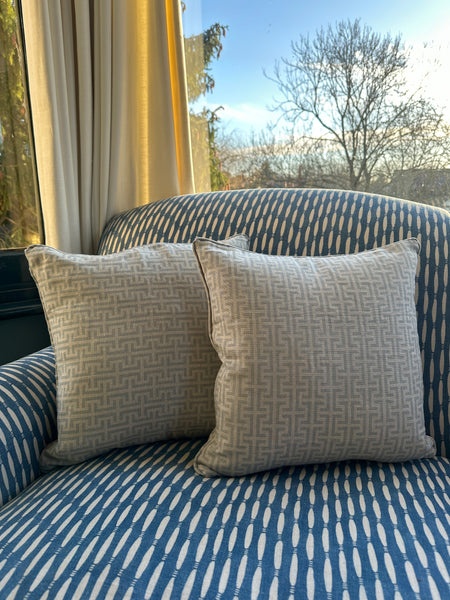 Geometric square cushion pair