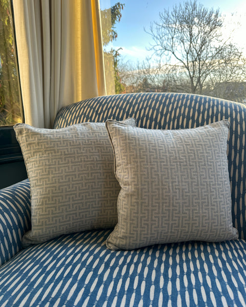 Geometric square cushion pair