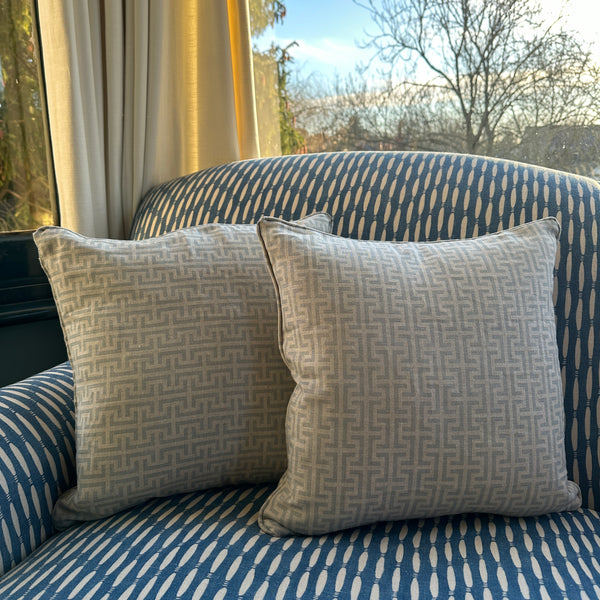 Geometric square cushion pair