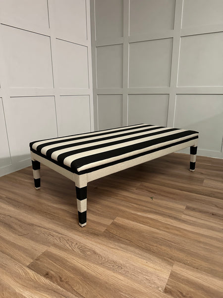 Ottoman de table basse rembourré sur mesure en miel