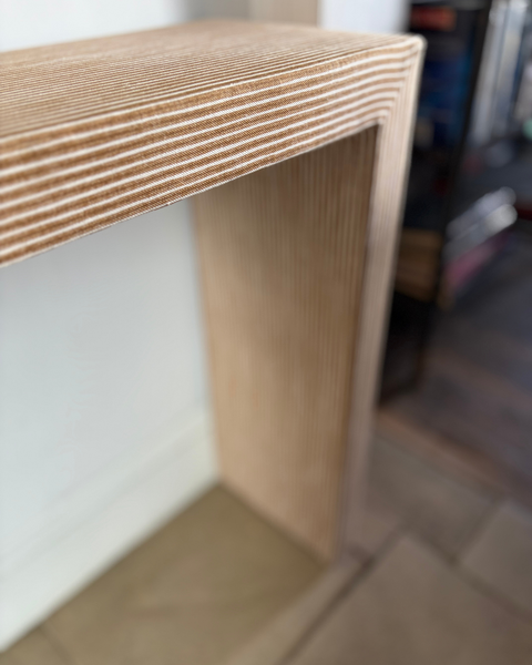 Ottoman Emelia sur mesure dans n'importe quel tissu