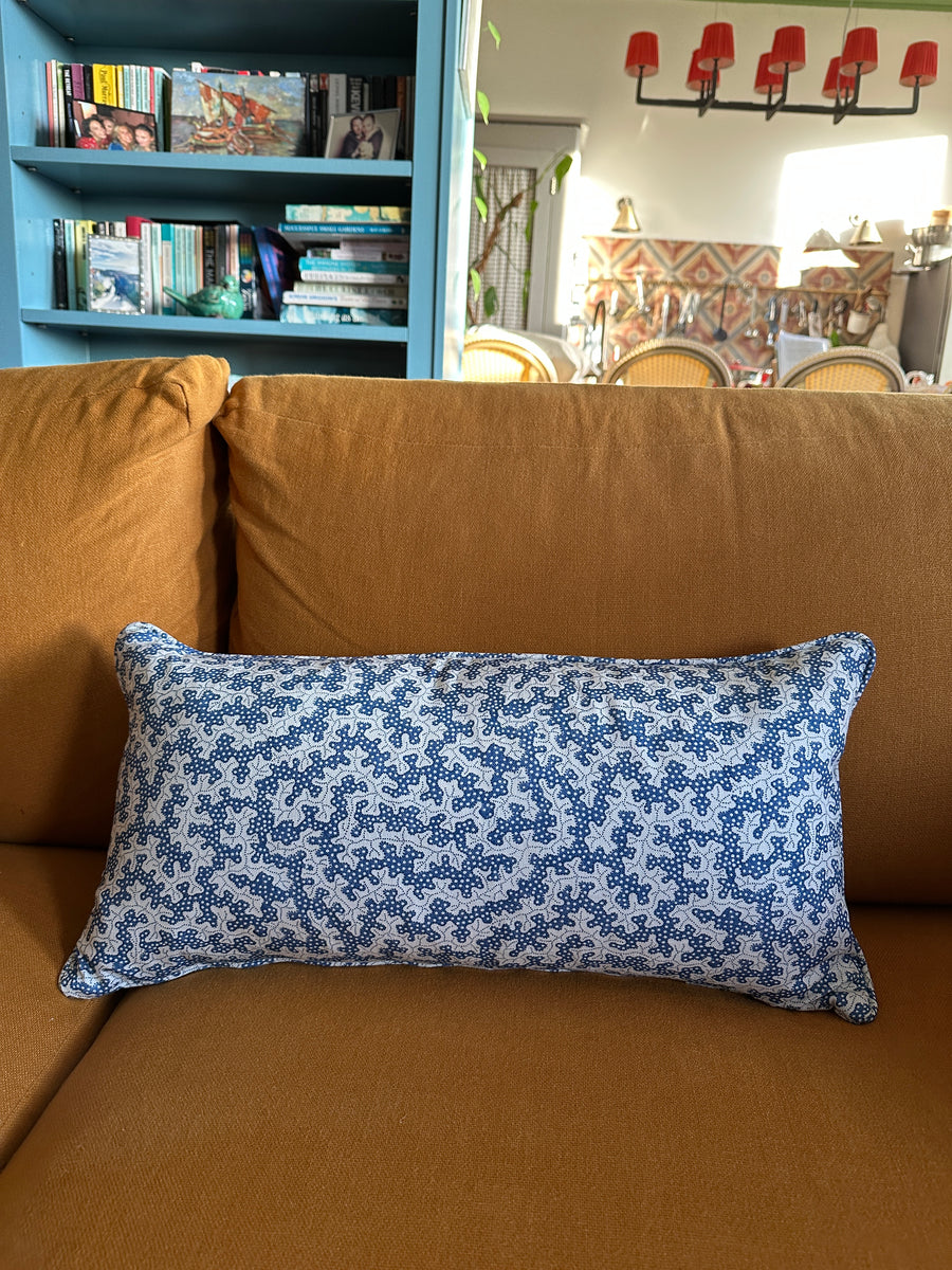 Colefax & Fowler  Mini bolster cushion