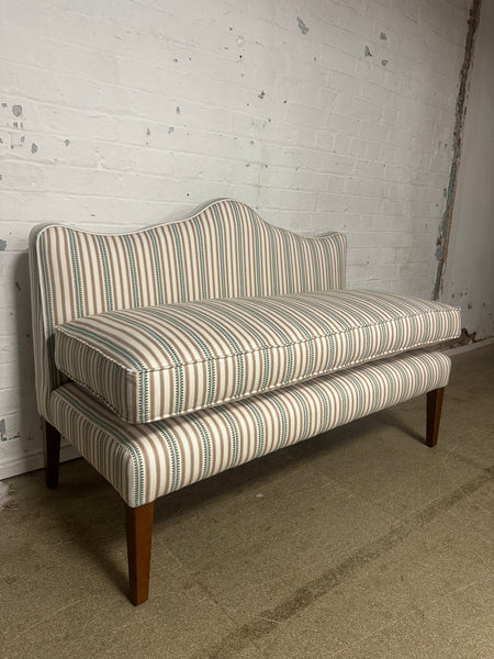 Natalie scroll top Banquette