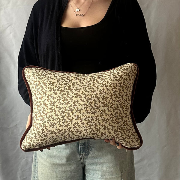 Sibyl ColefaxLumbar Cushion 40 x 30 cm