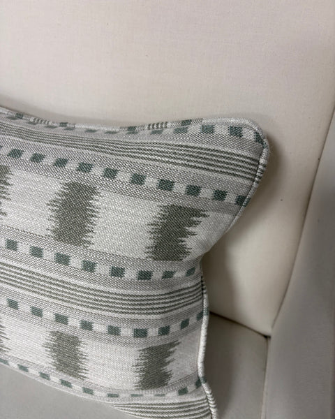 Lumbar cushion 30 x 40cm in James Hare - Paxton in green and natural
