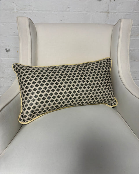 Mini bolster 60 x 30cm in Howe - Knurl in green