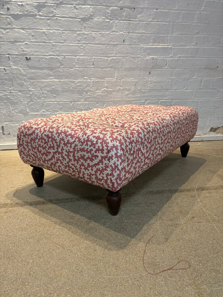Ottoman Katy sur mesure dans n'importe quel tissu