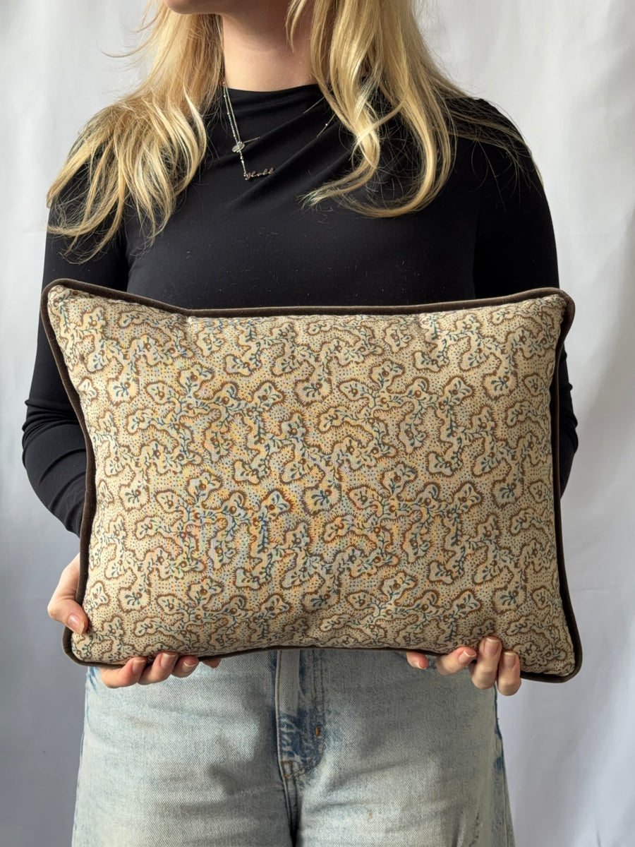 Chelsea Textiles Sea Meadow Old Gold Lumbar 40 x 30 cm