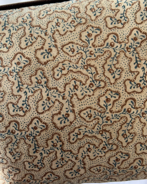 Chelsea Textiles Sea Meadow Old Gold Lumbar 40 x 30 cm