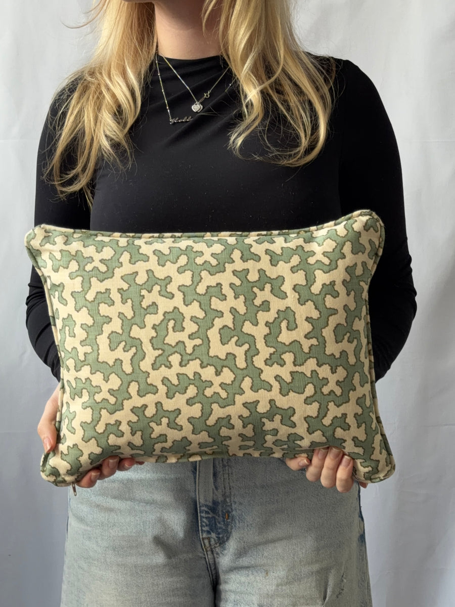 Colefax and Fowler Squiggle Moss Lumbar 40 x 30 cm