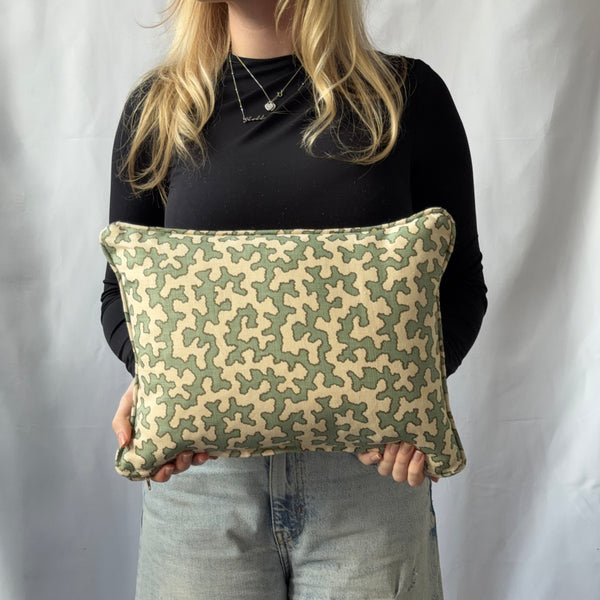 Colefax and Fowler Squiggle Moss Lumbar 40 x 30 cm