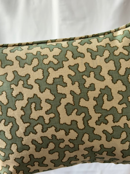 Colefax and Fowler Squiggle Moss Lumbar 40 x 30 cm