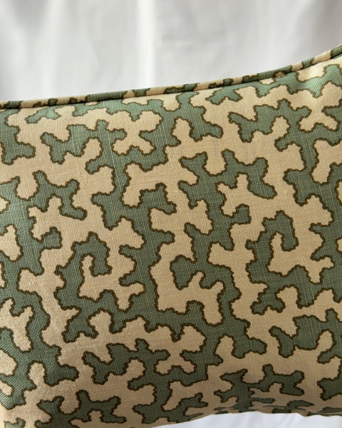 Colefax and Fowler Squiggle Moss Lumbar 40 x 30 cm