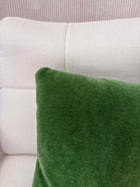 Lumbar cushion 40 x 30cm in Beata Heuman Mohair velvet