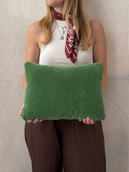 Lumbar cushion 40 x 30cm in Beata Heuman Mohair velvet