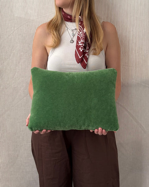 Lumbar cushion 40 x 30cm in Beata Heuman Mohair velvet