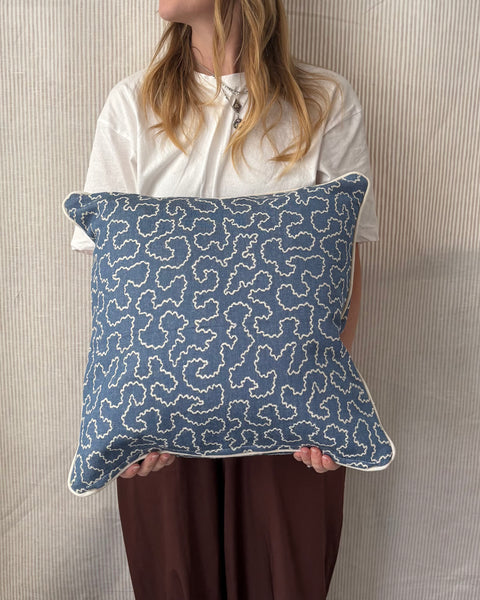 Square cushion in Linwood wiggle