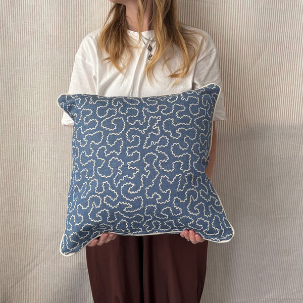 Square cushion in Linwood wiggle
