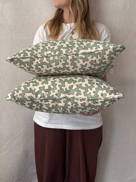 Pair of Square cushion Sibyl Colefax, Aqua Squiggle