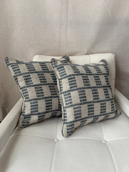 Square cushion 45 x 45cm in Fermoie, Cove in blue