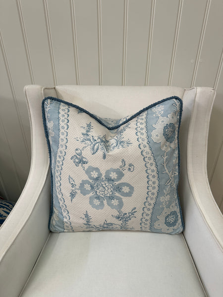 Nicholas Herbert toile des lapin  Large Square Cushion