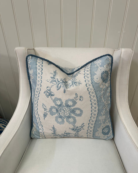 Nicholas Herbert toile des lapin  Large Square Cushion