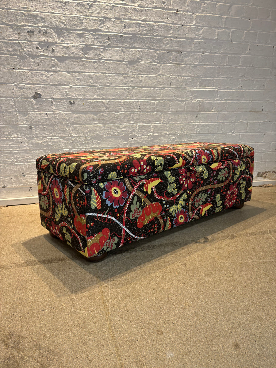 Pouf de rangement de bout de lit Zoey sur mesure