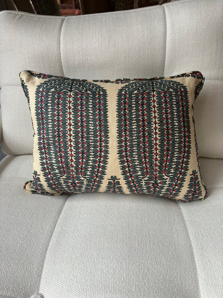 Lumbar cushion in Lisa Fine, Ayesha paisley