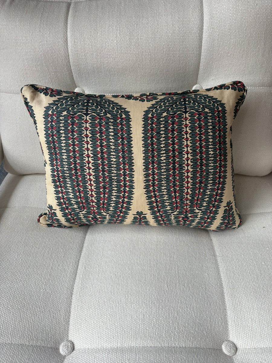 Lumbar cushion in Lisa Fine, Ayesha paisley