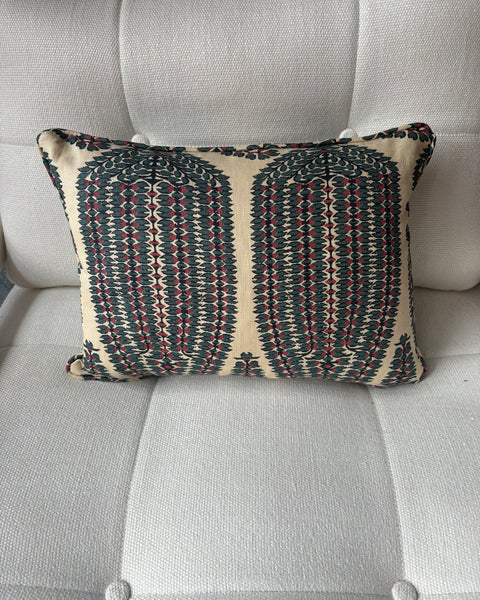 Lumbar cushion in Lisa Fine, Ayesha paisley
