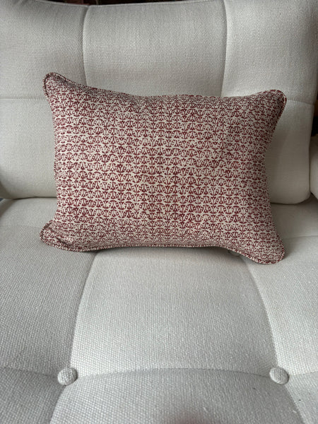 Lumbar cushion in James Hare, Flori in Cherry