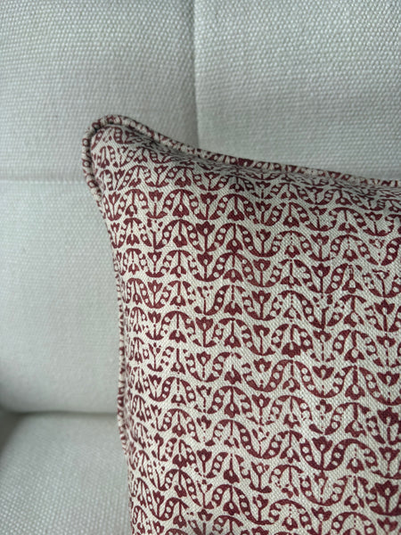 Lumbar cushion in James Hare, Flori in Cherry