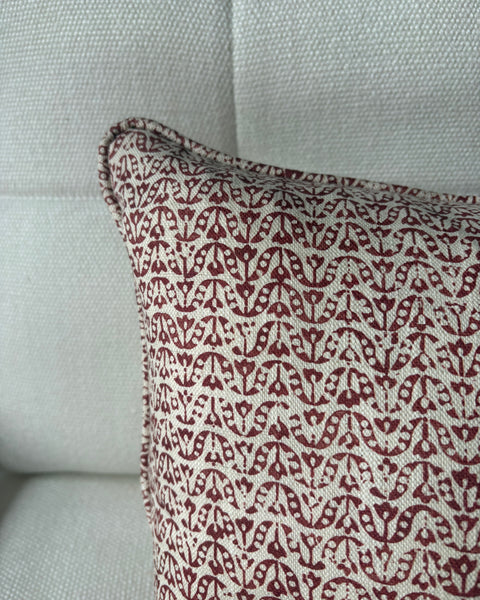 Lumbar cushion in James Hare, Flori in Cherry