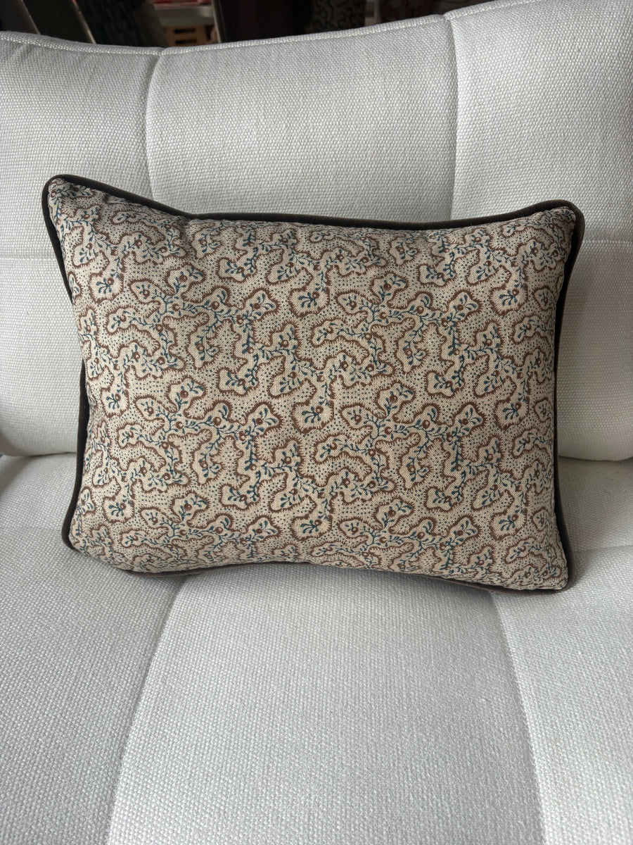 Lumbar cushion in Chelsea textiles, sea meadow
