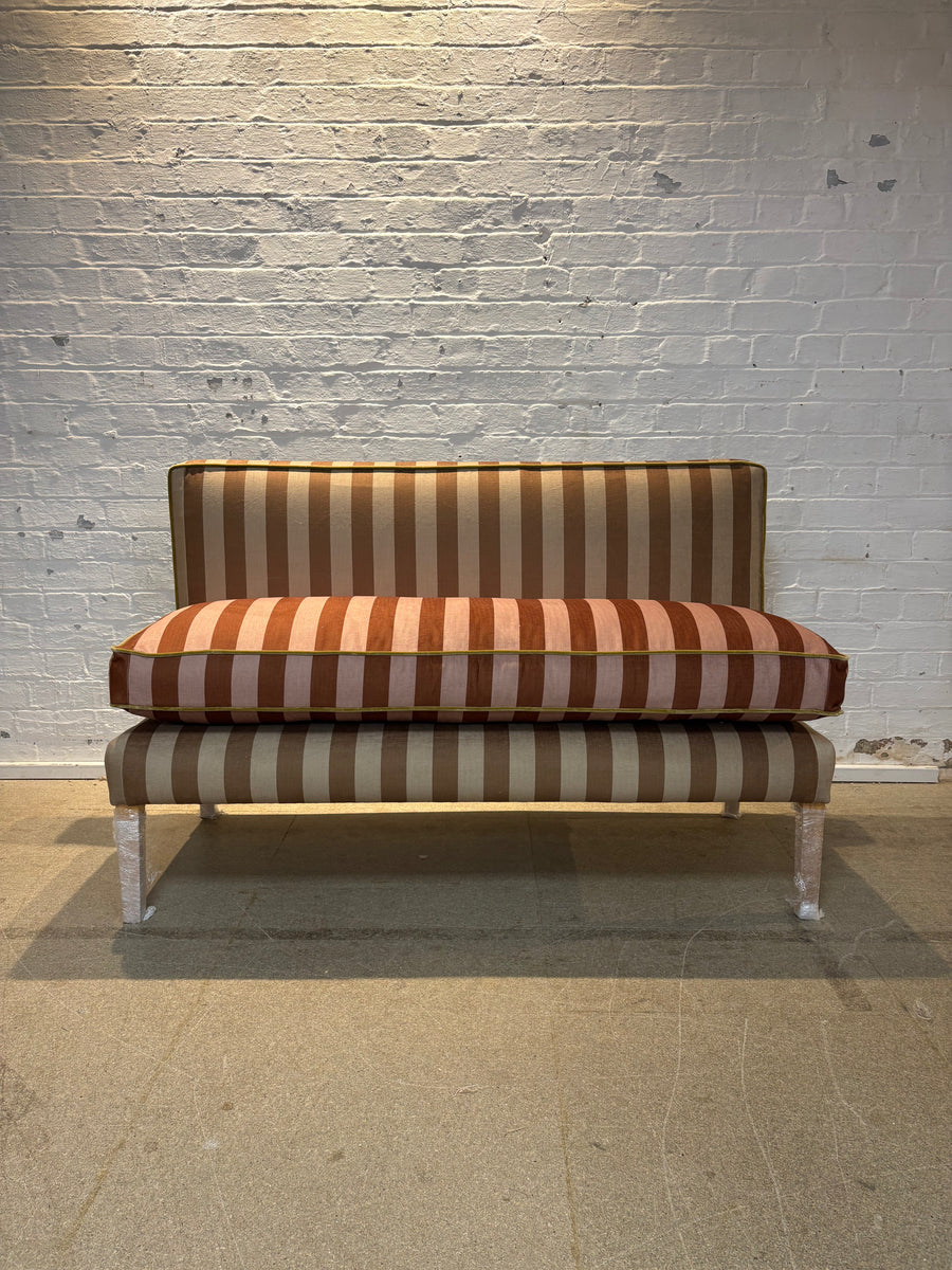 140cm Emily Banquette in Colours of Arley