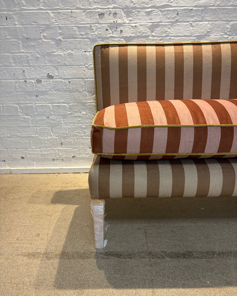 140cm Emily Banquette in Colours of Arley