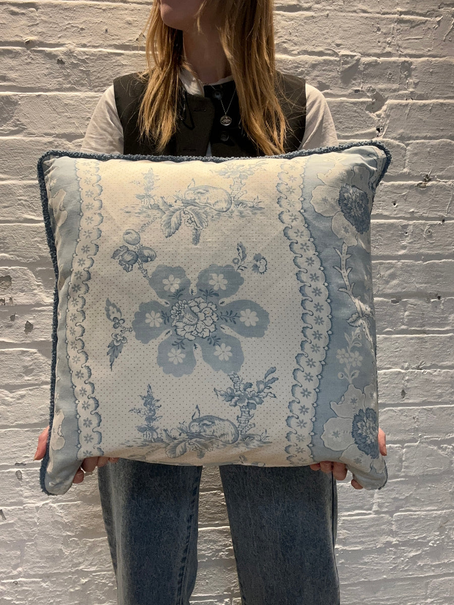 Nicholas Herbert toile des lapin  Large Square Cushion