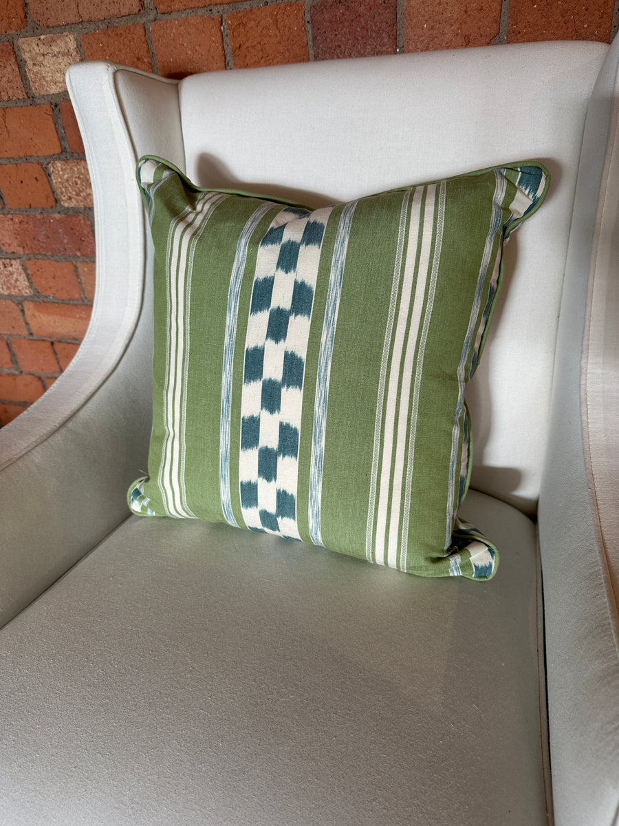 Square cushion 45cm in Kravet Danti Leaf