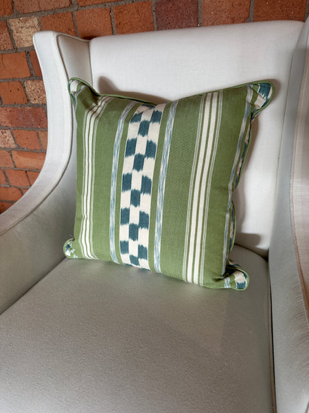 Square cushion 45cm in Kravet Danti Leaf