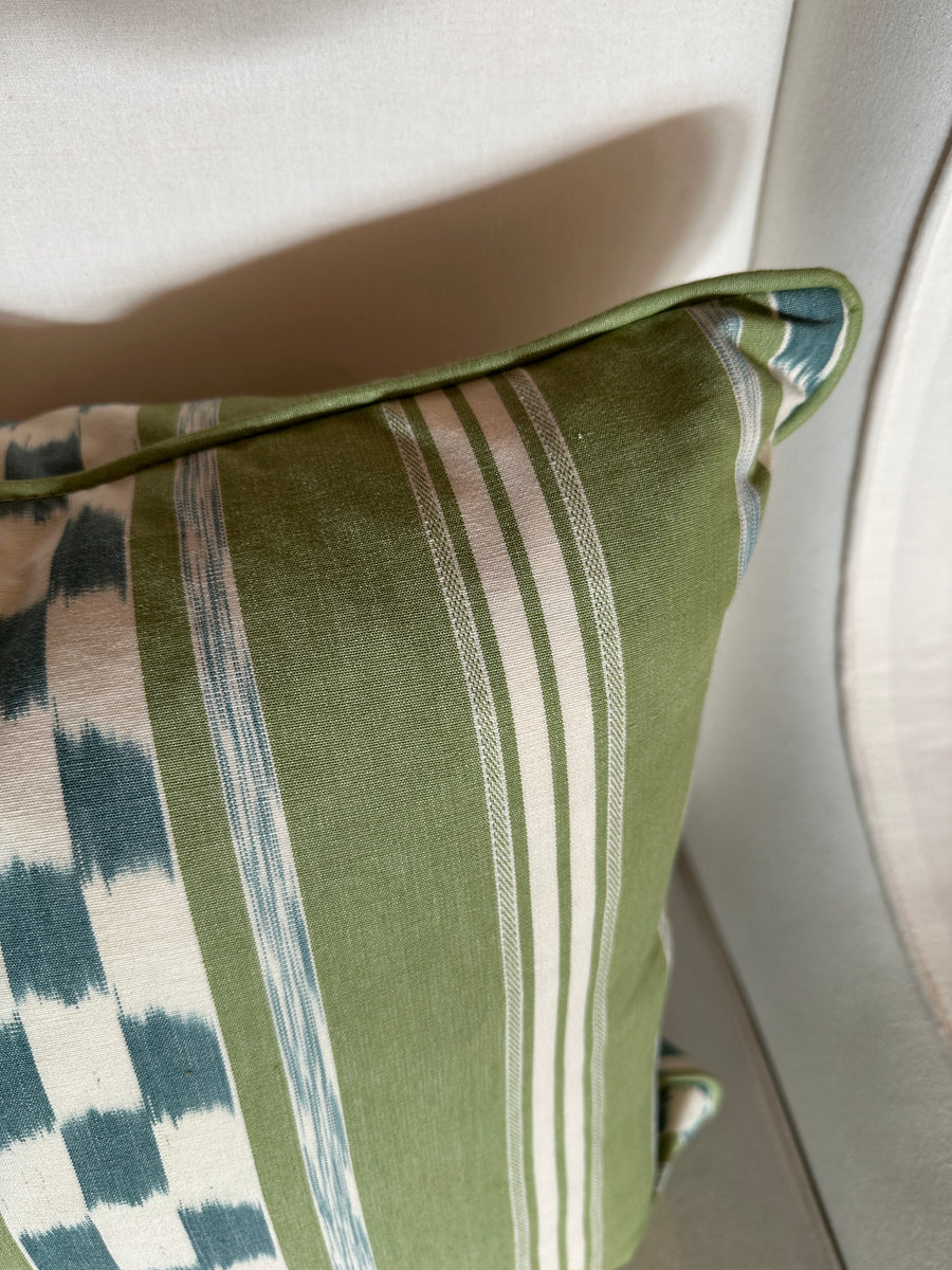 Square cushion 45cm in Kravet Danti Leaf