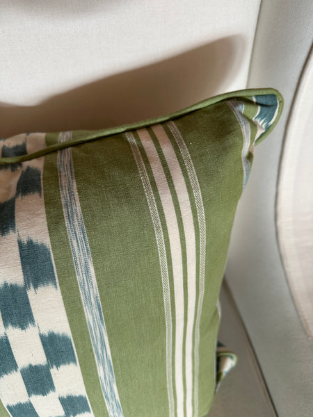 Square cushion 45cm in Kravet Danti Leaf