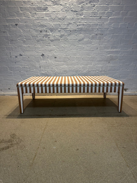 Honey ottoman in Romo, Arie in ginger
