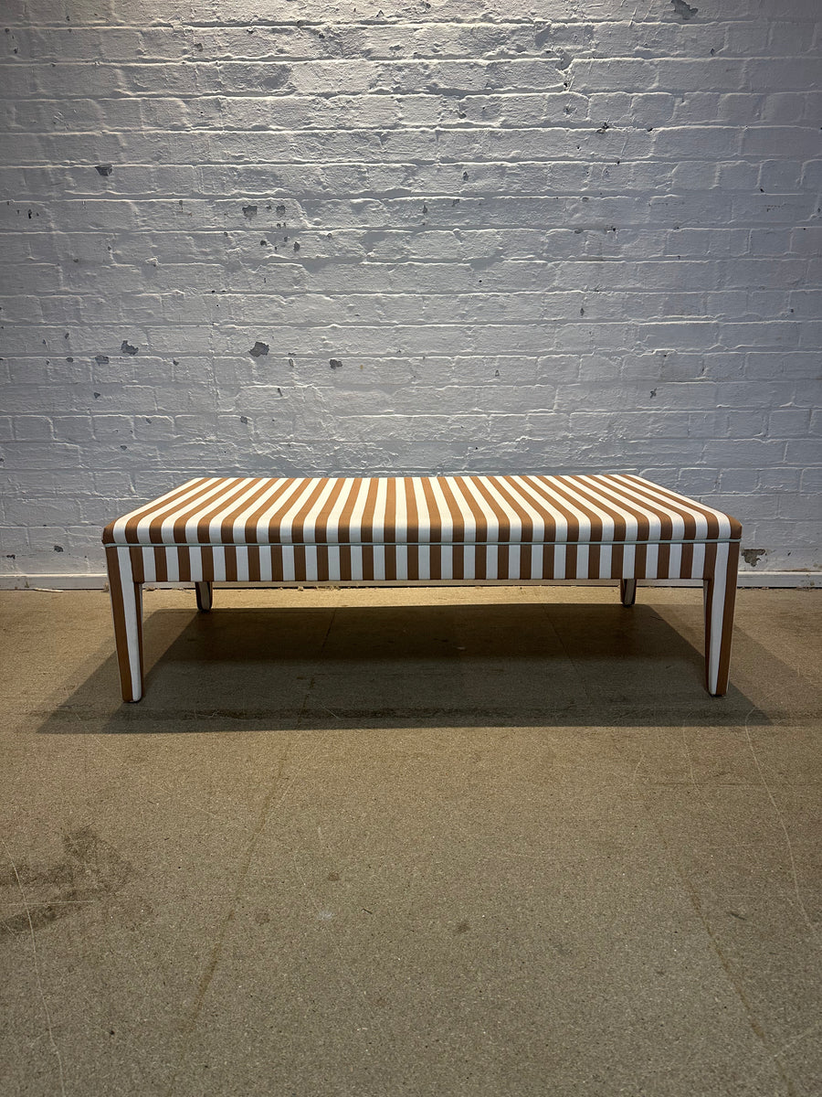 Honey ottoman in Romo, Arie in ginger