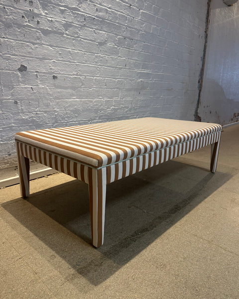 Honey ottoman in Romo, Arie in ginger