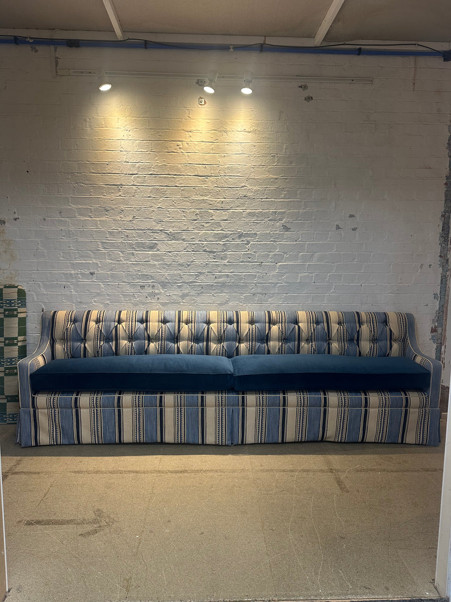 Thea button backrest banquette
