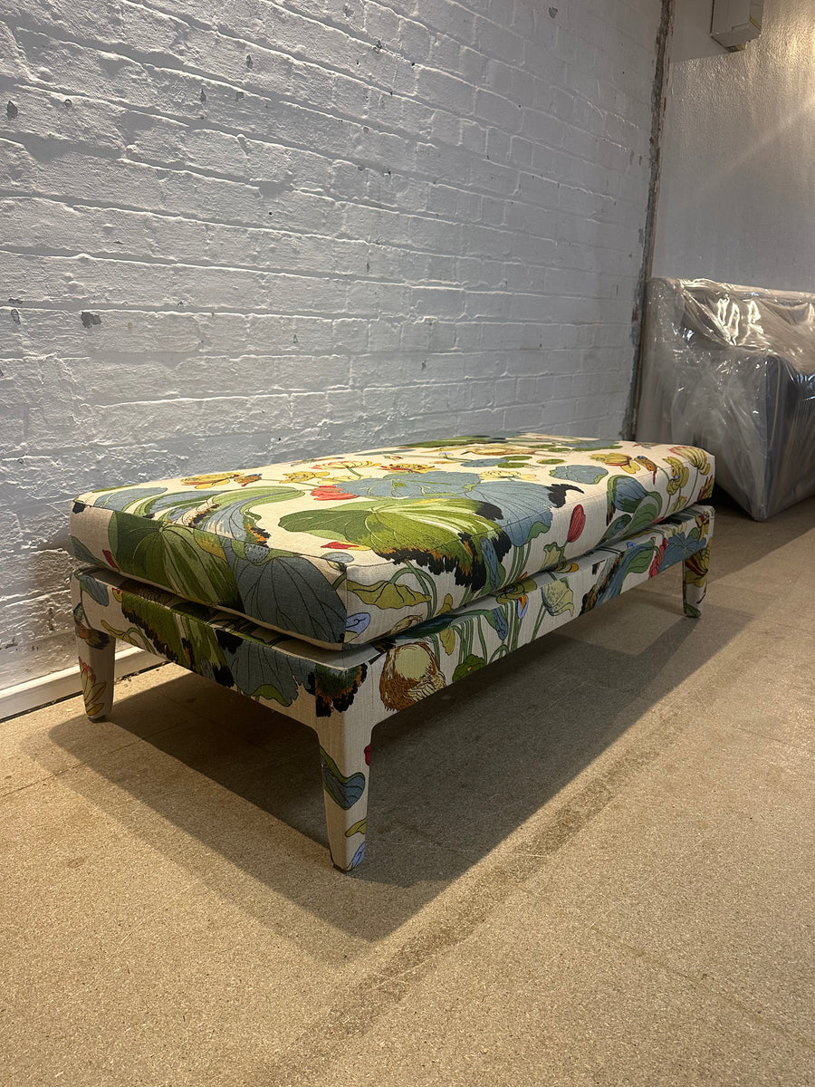 Ottoman Katy sur mesure dans n'importe quel tissu