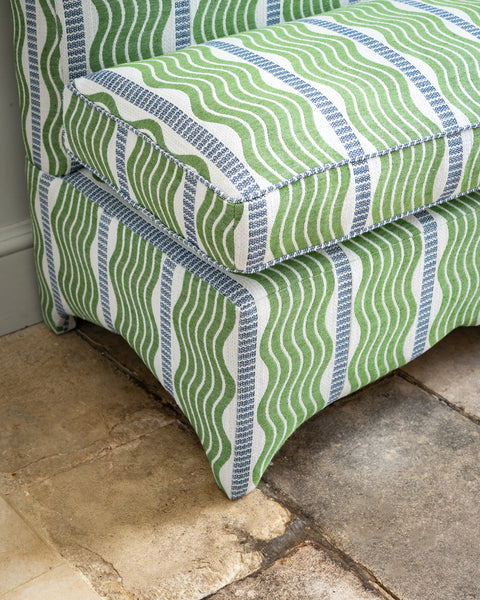Claudia curved footer banquette