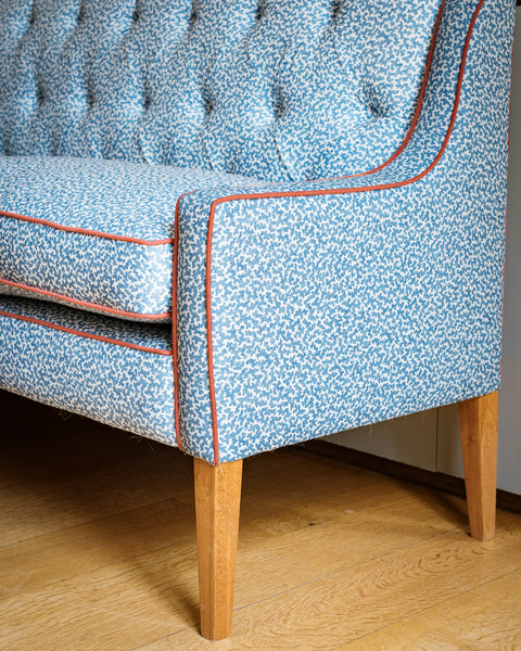 Thea button backrest banquette
