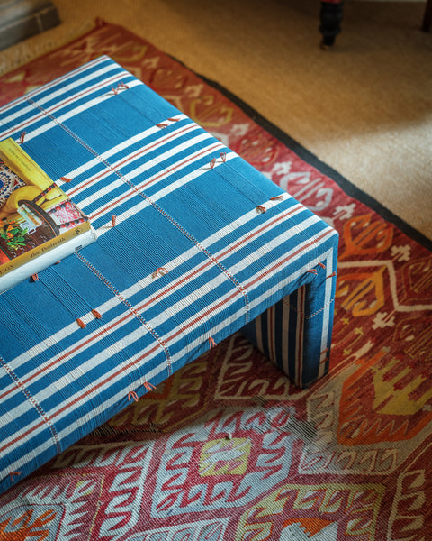 Ottoman Emelia sur mesure dans n'importe quel tissu